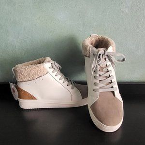 New Blondo Waterproof Sneaker Boot with faux fur trim. New w Tags